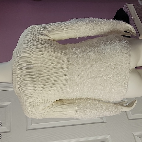 Design Lab knitted and Fluffy Sweater - Picture 2 of 6